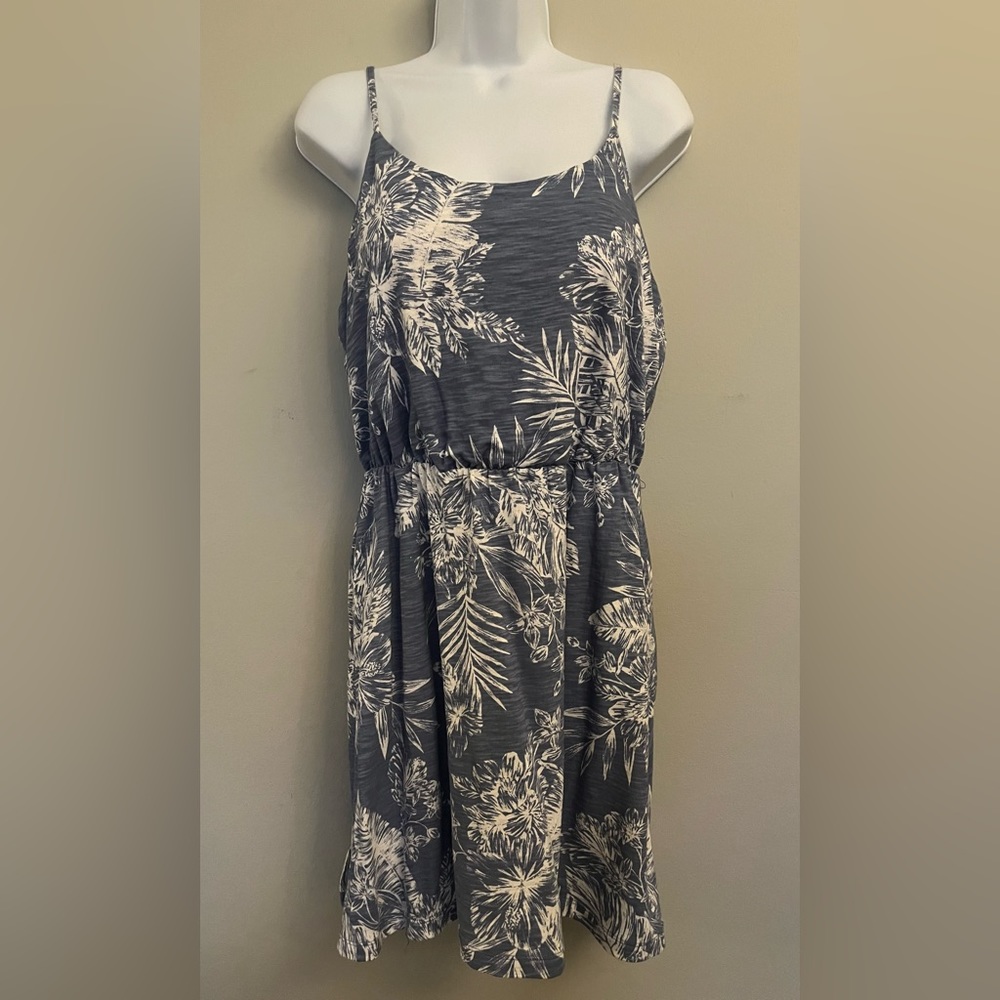 NWT Old Navy Flowy Sundress in Blue Hawaiian Floral Size Medium
